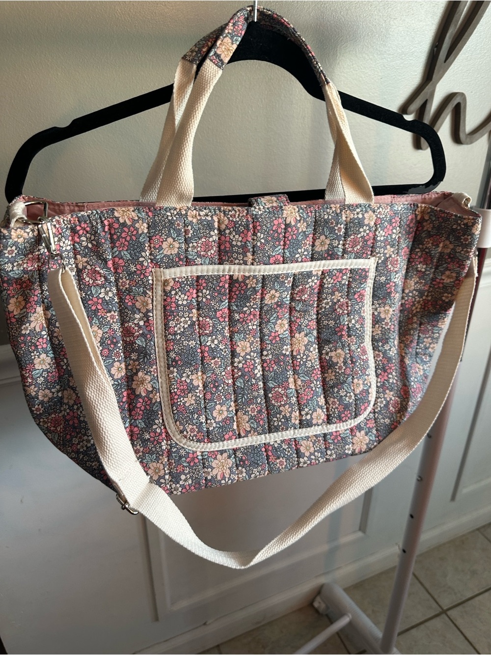 Quilted Floral Tote Bag with Cream Straps - Pink/Gray